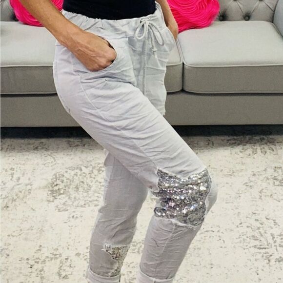 Venti 6 NWT Light Grey Sequin Star Patch Crinkle Joggers size S soft - Picture 2 of 3